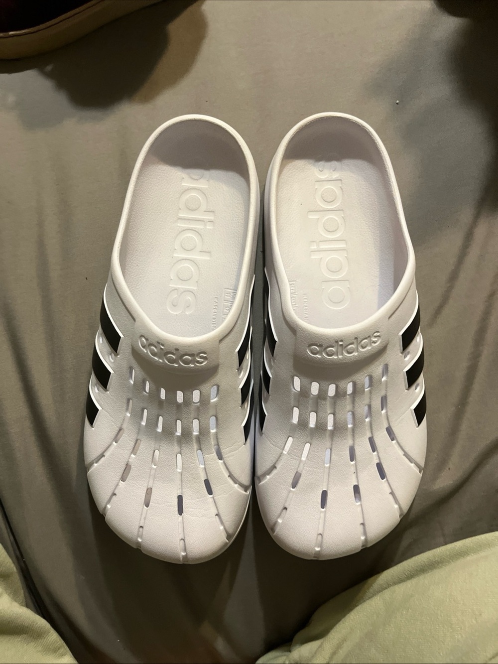 adidas Adilette Slip-On white Clogs Black Stripes Slides Sandals Men 11/Women 12
